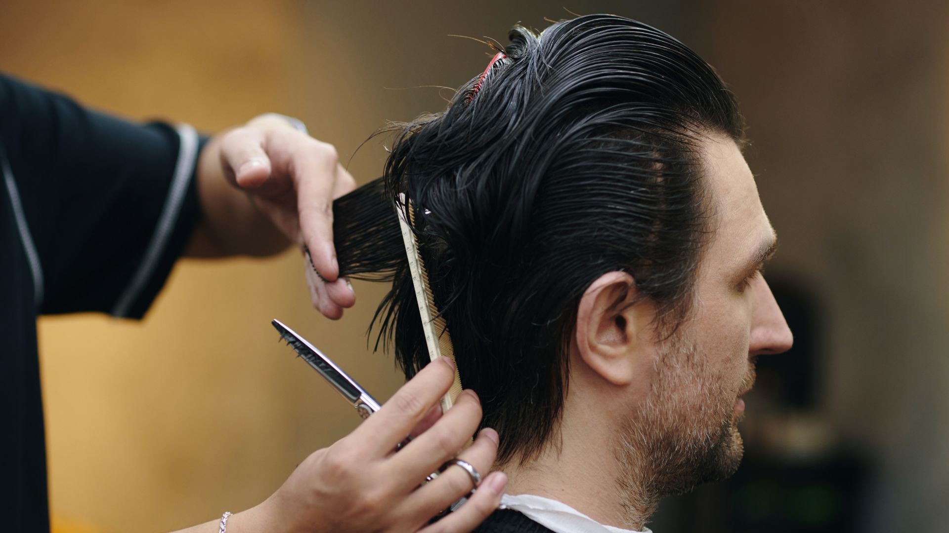 10 Differences Between a Men’s Haircut and a Barber Cut