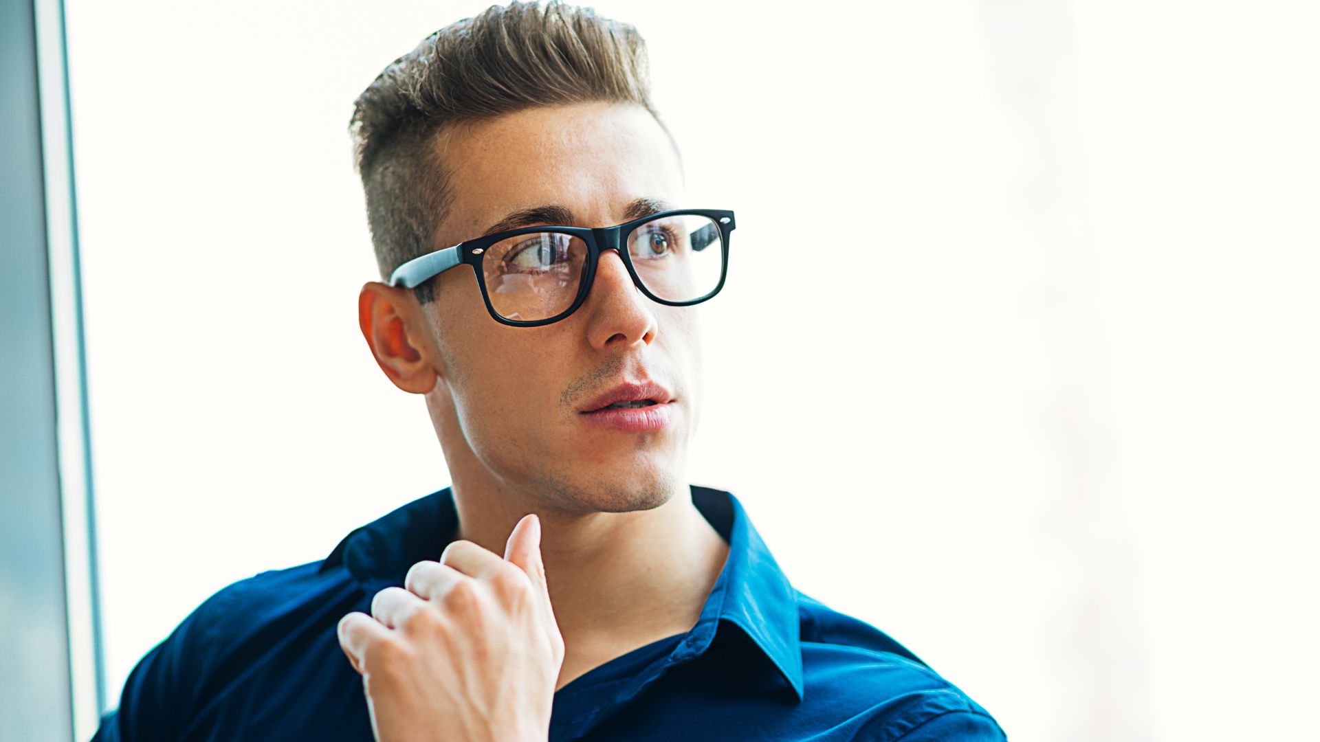 10 Hairstyles That Pair Well With Glasses 10 Hairstyles That Pair Well With Glasses