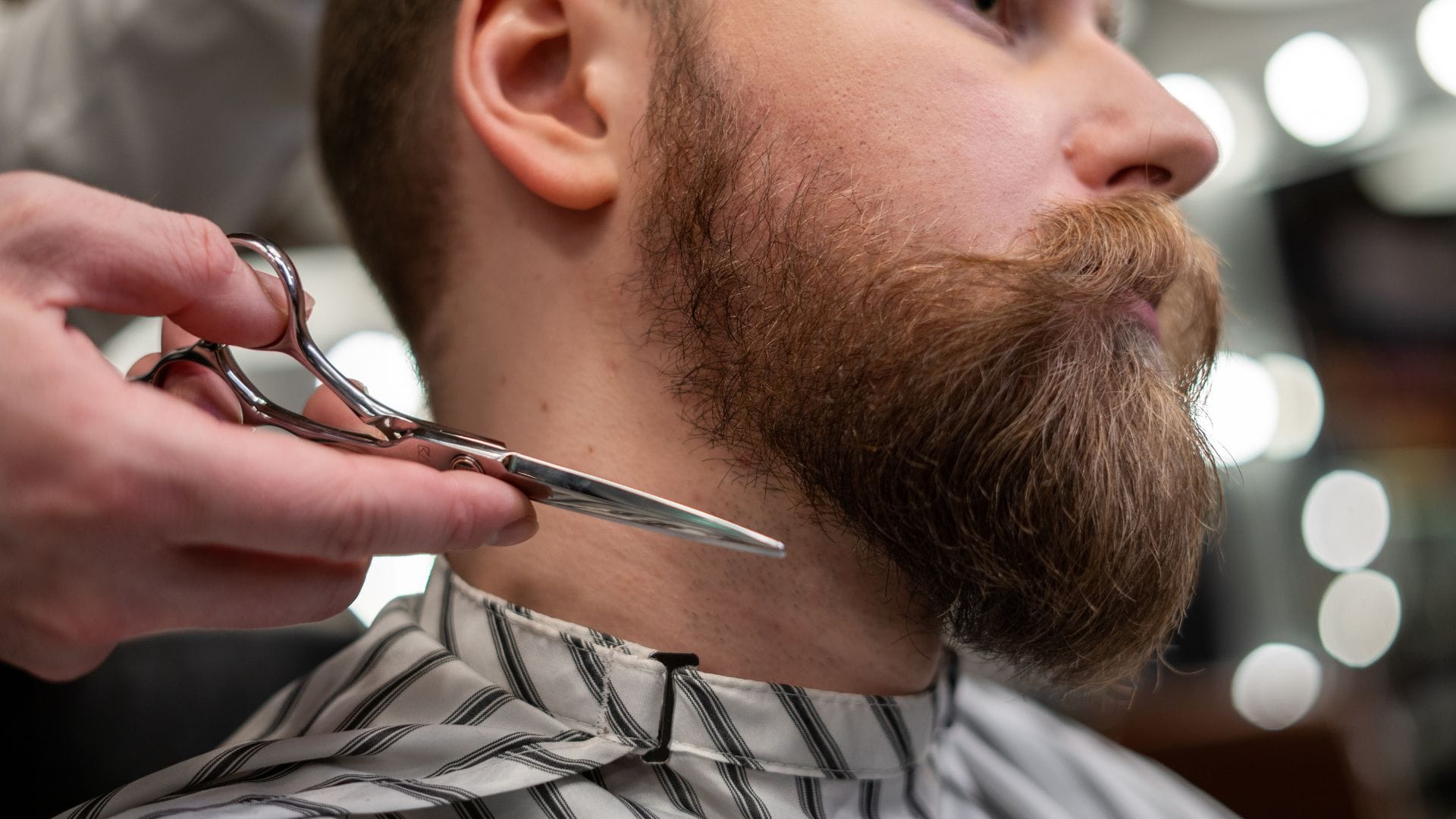 10 Pro Tips for Trimming Your Beard Like a Barber