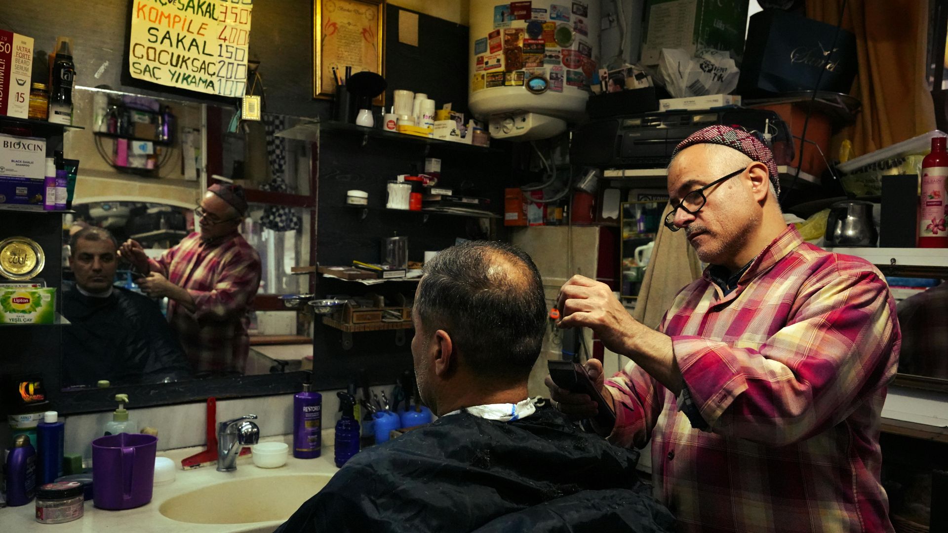 10 Reasons You Should Visit the Barbershop Every 3 Weeks 10 Reasons You Should Visit the Barbershop Every 3 Weeks