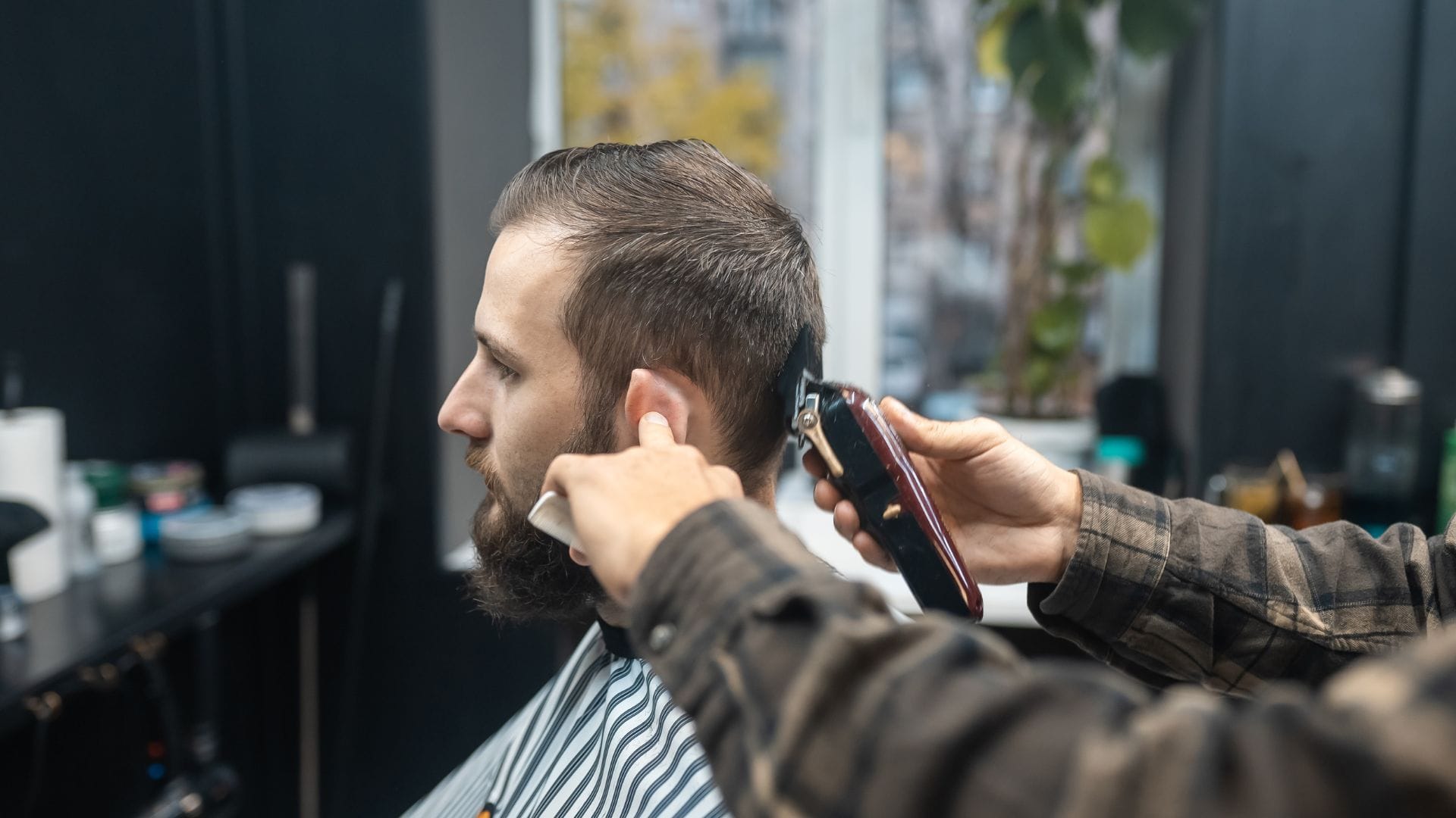 10 Simple Tips to Make Your Haircuts Last Longer 10 Simple Tips to Make Your Haircuts Last Longer