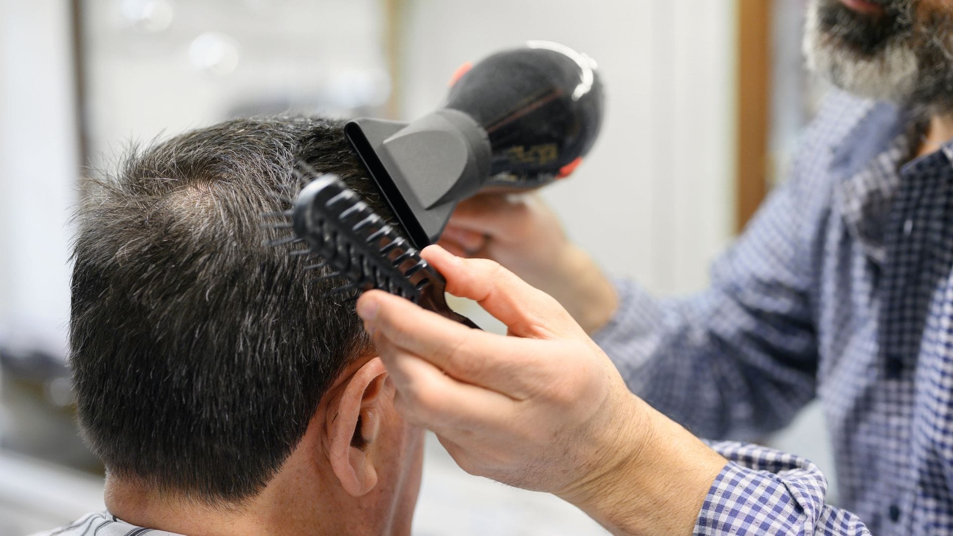 11 Best Hairstyles for Men Over 40 To Try