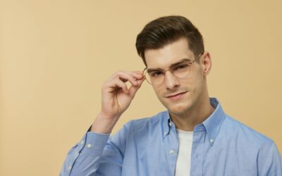 13 Best Hairstyles for Men with Glasses