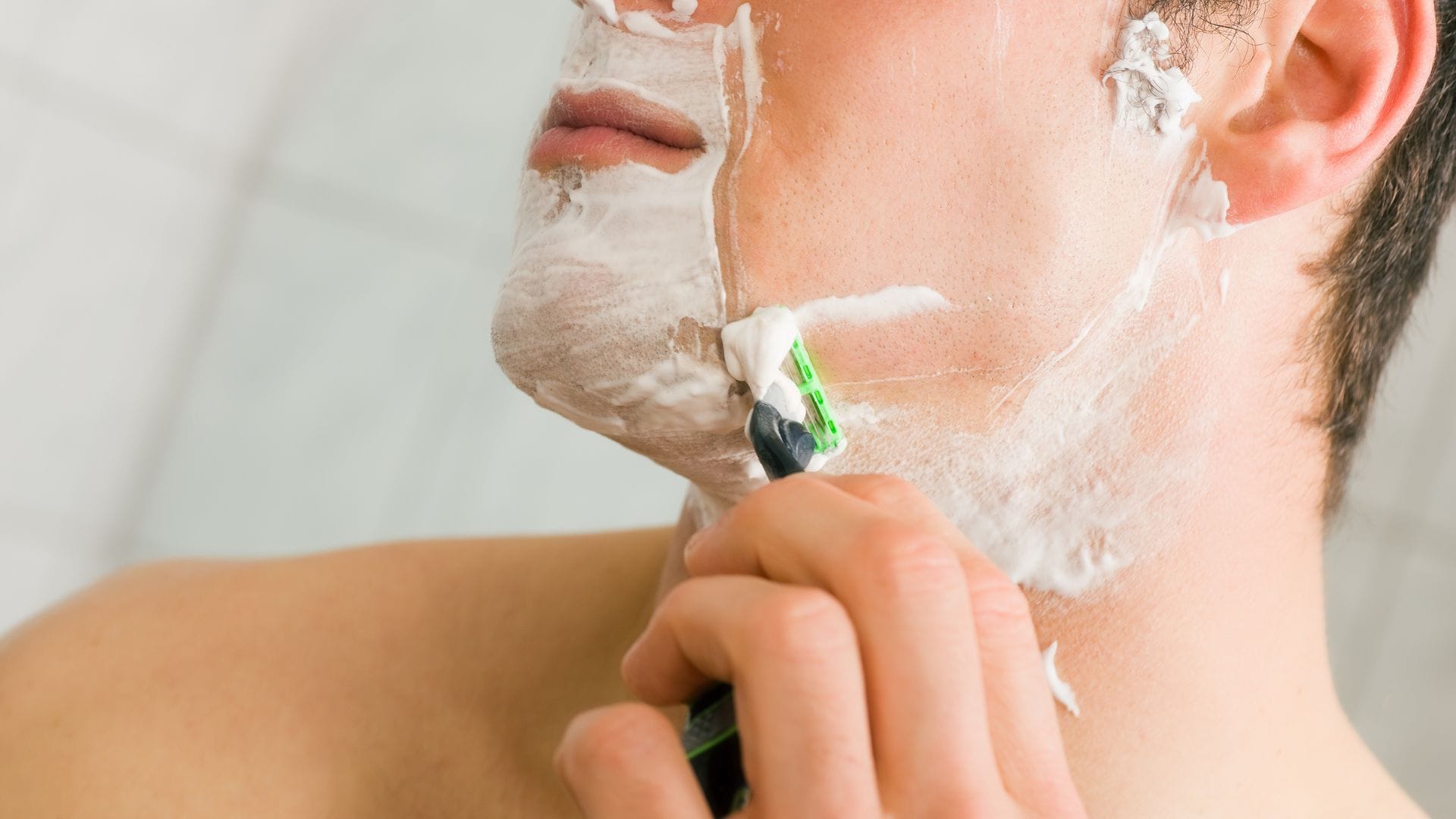 13 Expert Tips for a Smooth Razor Shave Without Irritation 13 Expert Tips for a Smooth Razor Shave Without Irritation