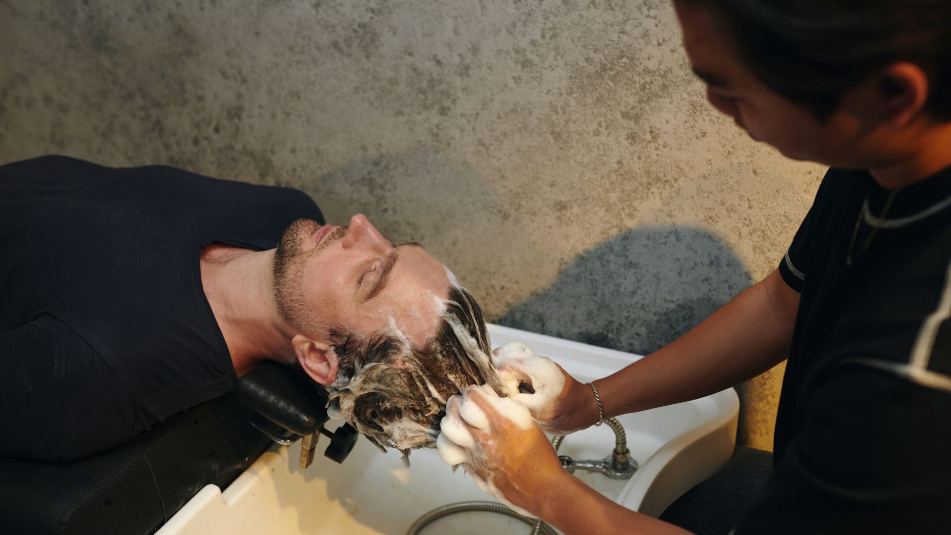 14 Professional Tips for Washing Your Hair Correctly