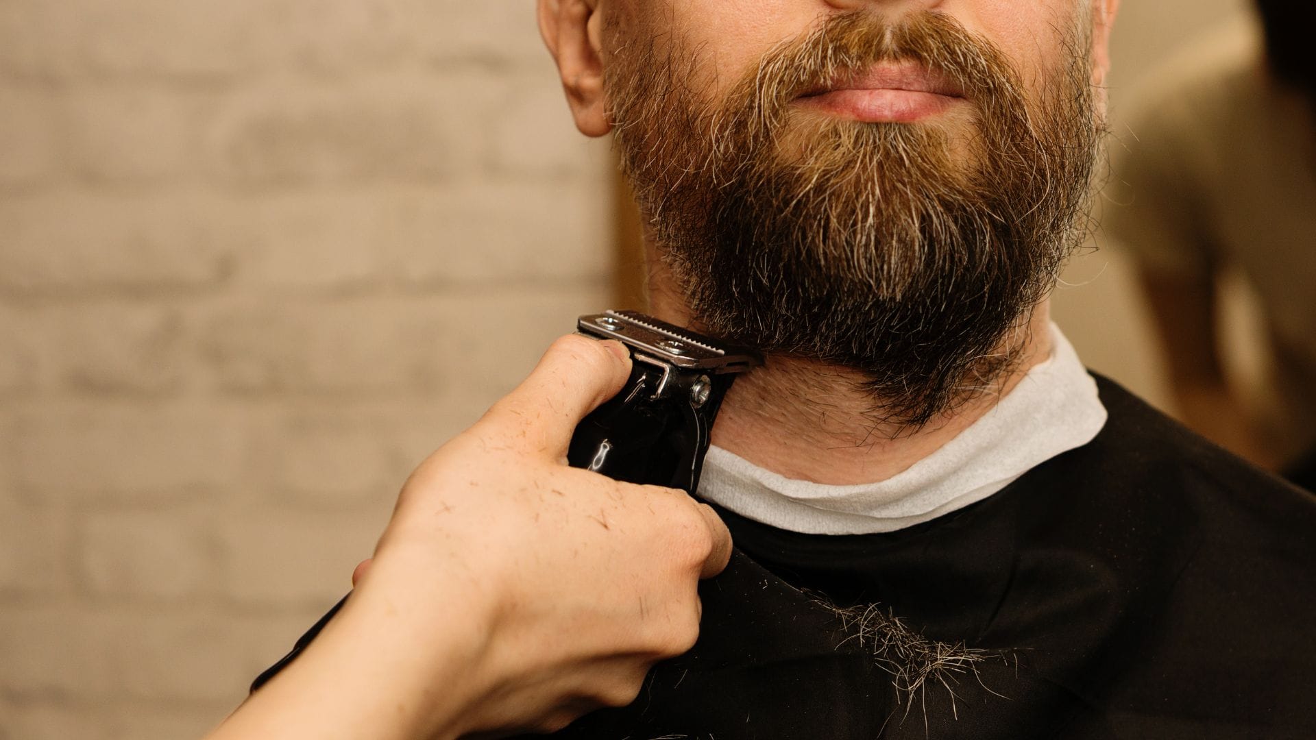 Top 5 Beard Trim Mistakes to Avoid for a Perfect Look Top 5 Beard Trim Mistakes to Avoid for a Perfect Look